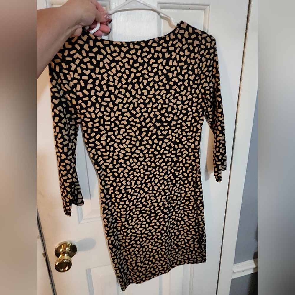 Beautiful dress, size Small, stretch. New never worn.